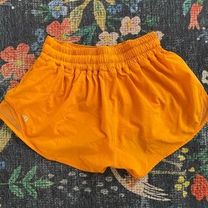 Lululemon hotty hot short 2.5